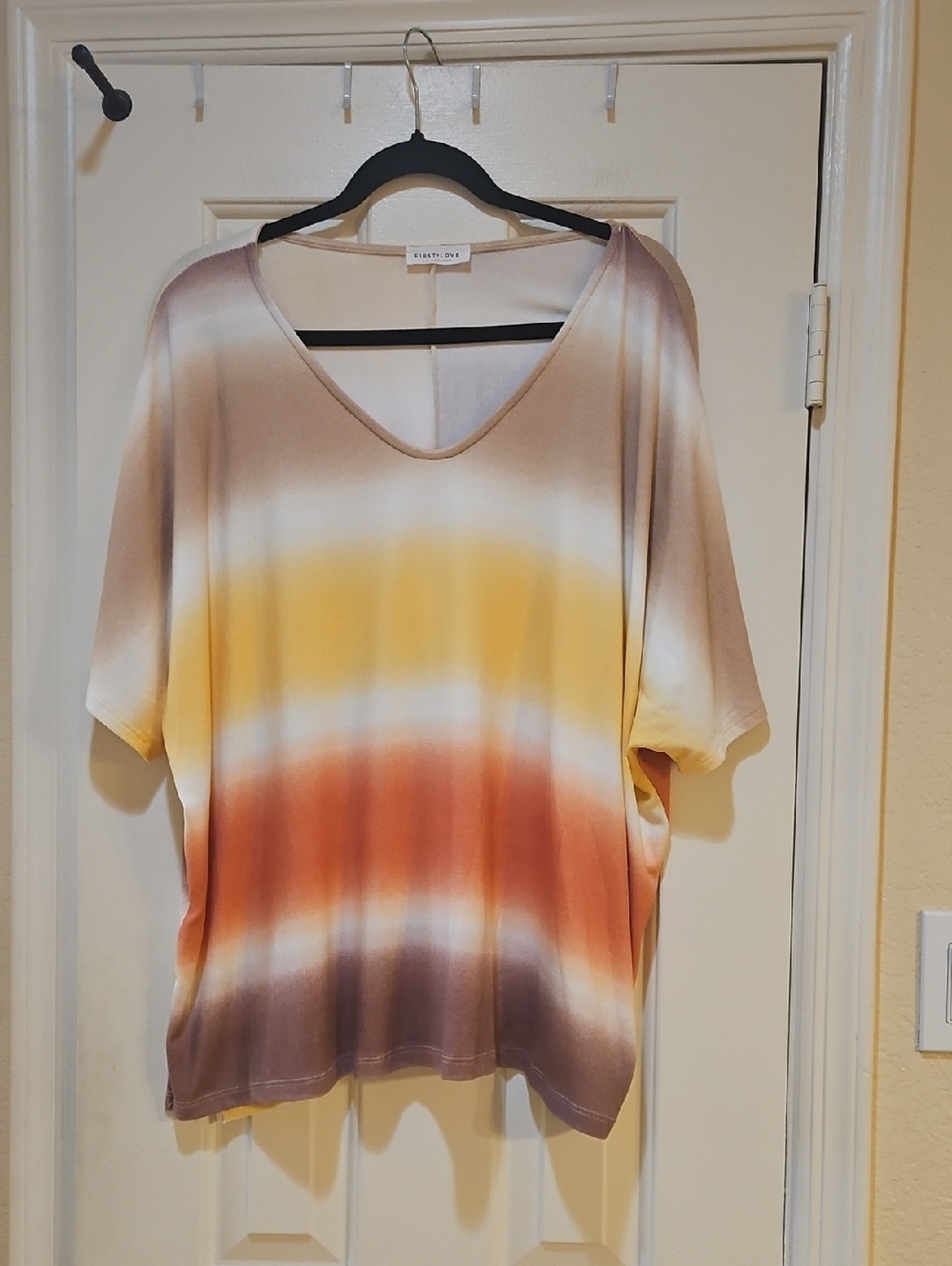 V-Neck Short Sleeve Tee in Yellow & Orange Gradient